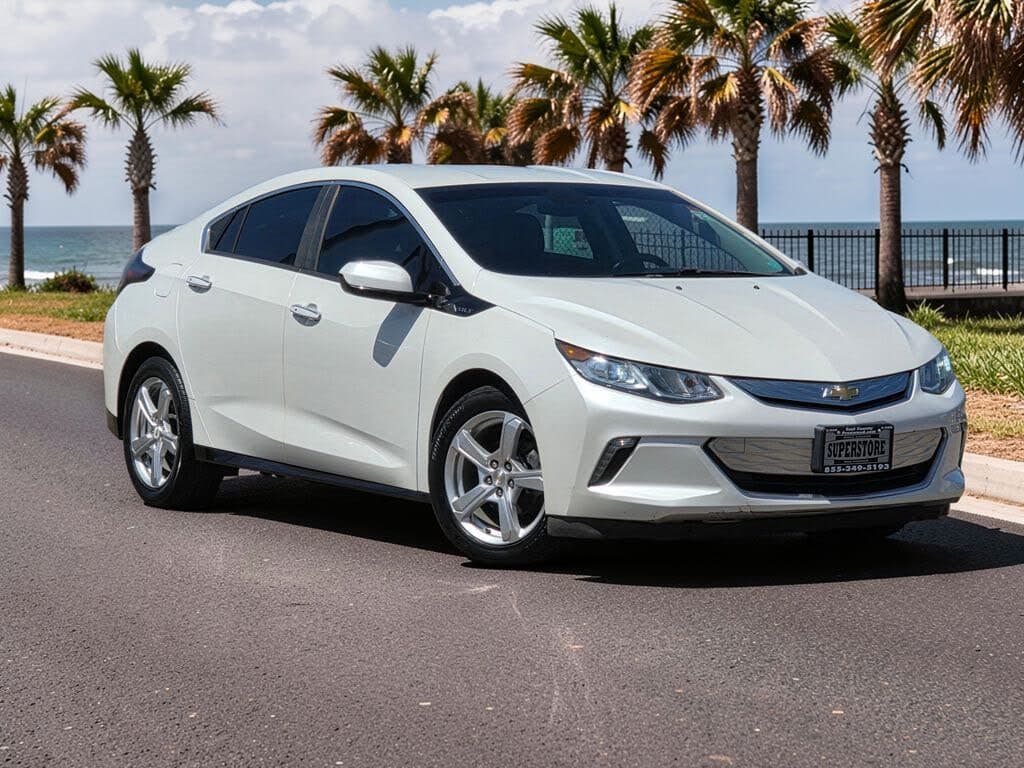 2017 Chevrolet Volt photo 1