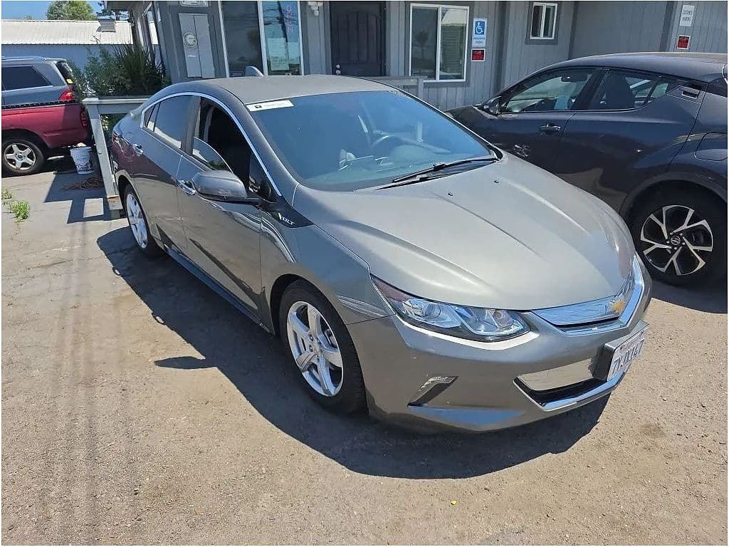 2017 Chevrolet Volt photo 1