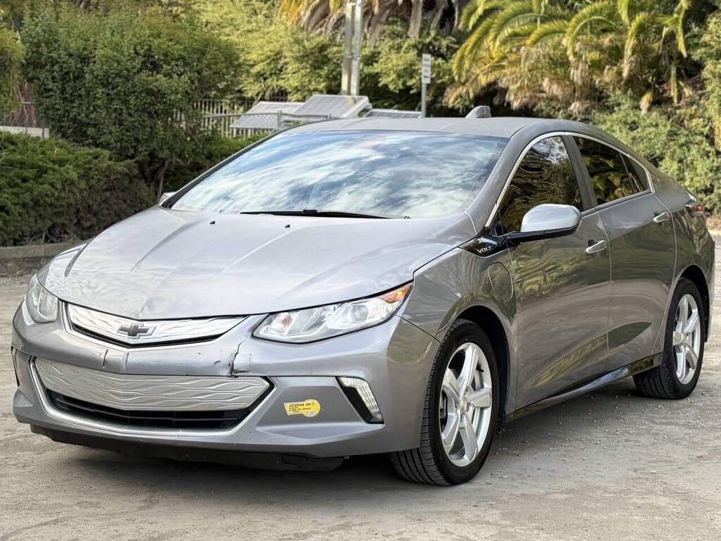 2018 Chevrolet Volt photo 1