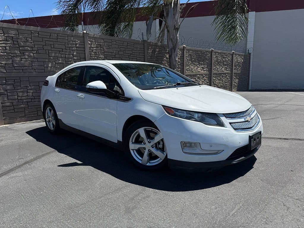 2015 Chevrolet Volt photo 1