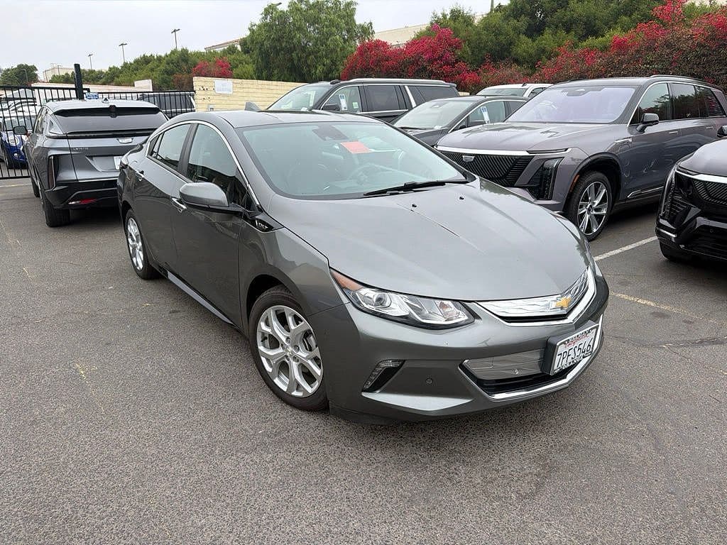 2016 Chevrolet Volt photo 1