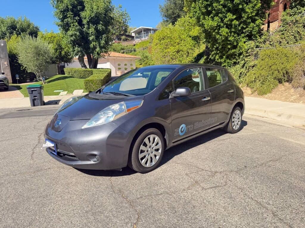 2013 Nissan LEAF photo 1