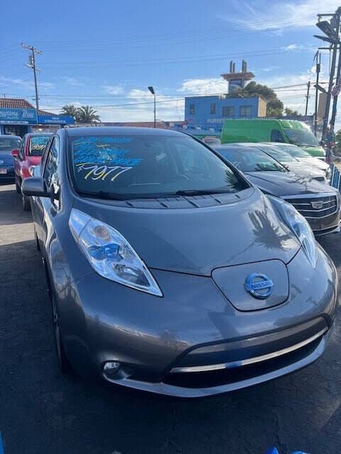 2015 Nissan LEAF photo 1