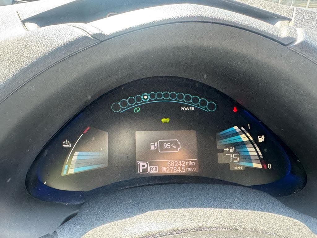 2015 Nissan Leaf photo 1