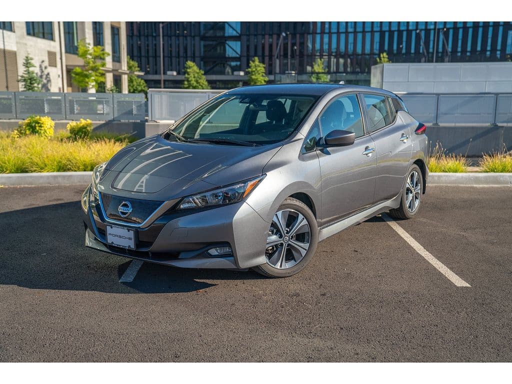 2022 Nissan LEAF photo 1