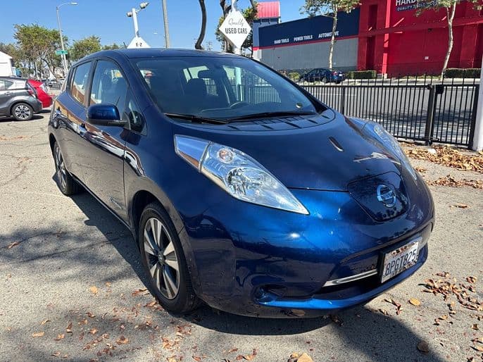 2017 Nissan Leaf photo 1