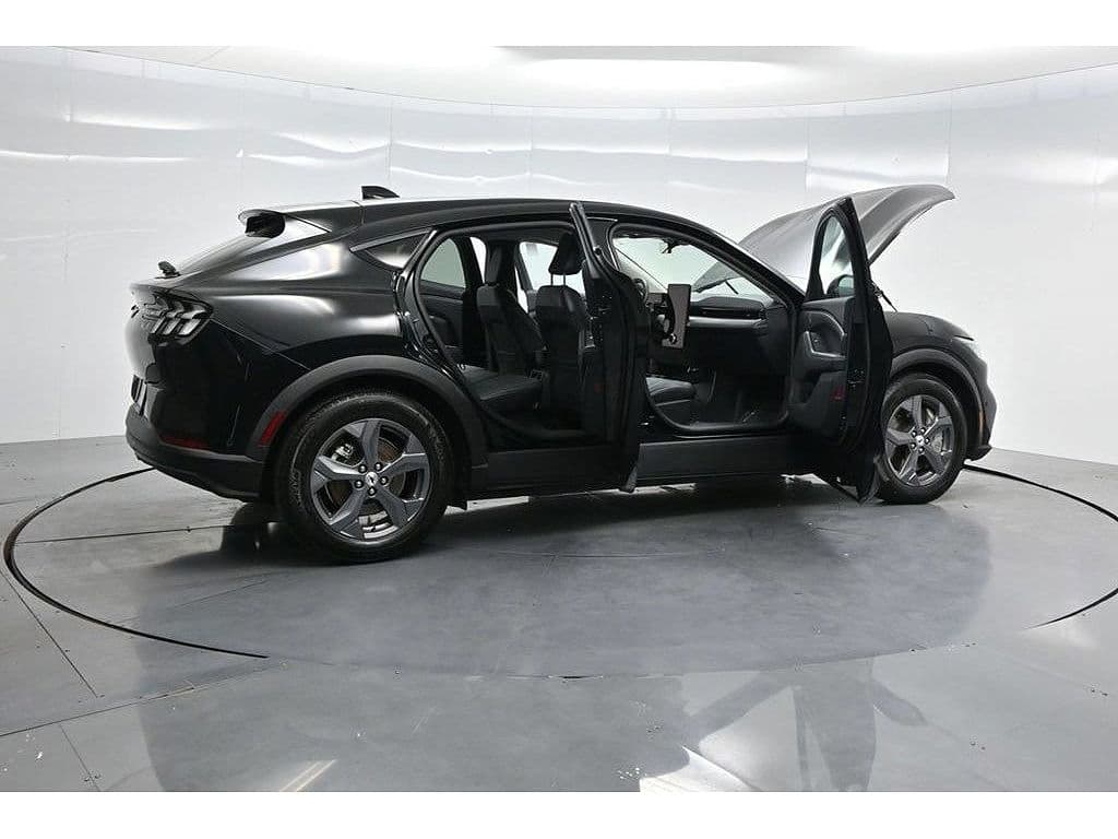 2023 Ford Mustang Mach-E photo 1