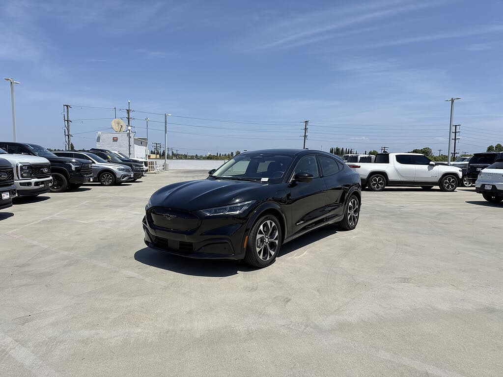 2023 Ford Mustang Mach-E photo 1