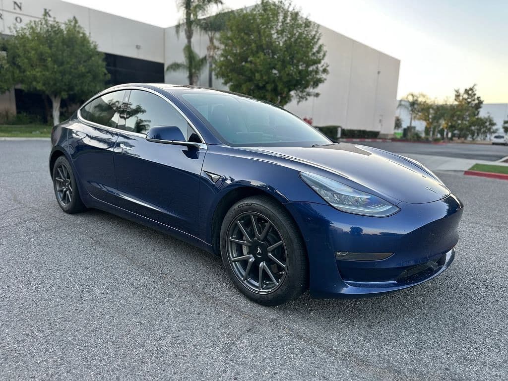 2018 Tesla Model 3 photo 1