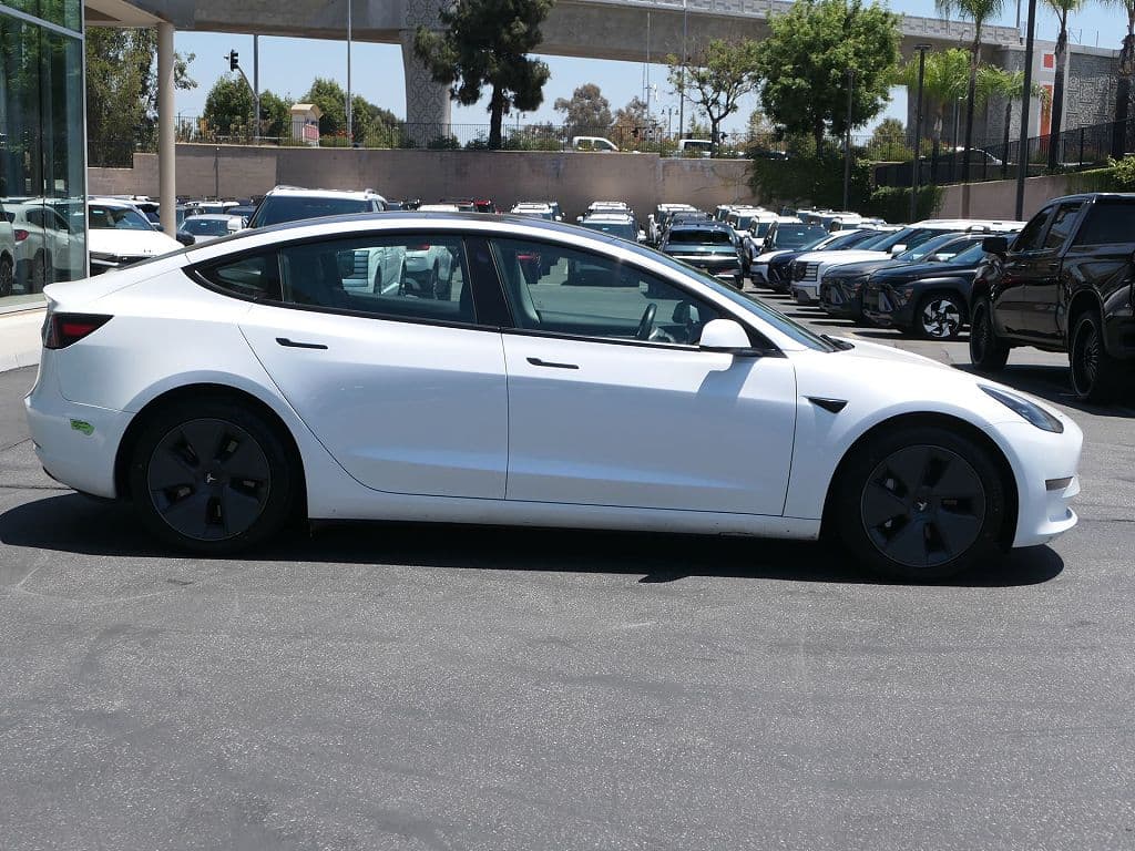 2023 Tesla Model 3 photo 1