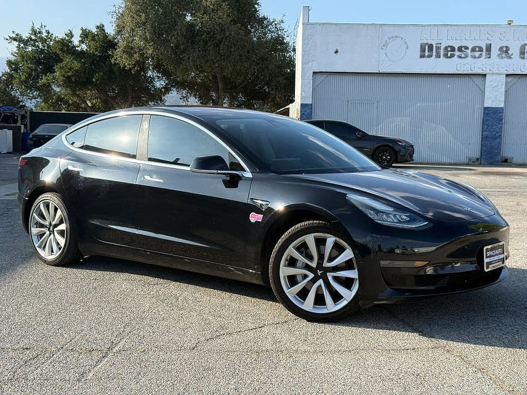 2018 Tesla Model 3 photo 1