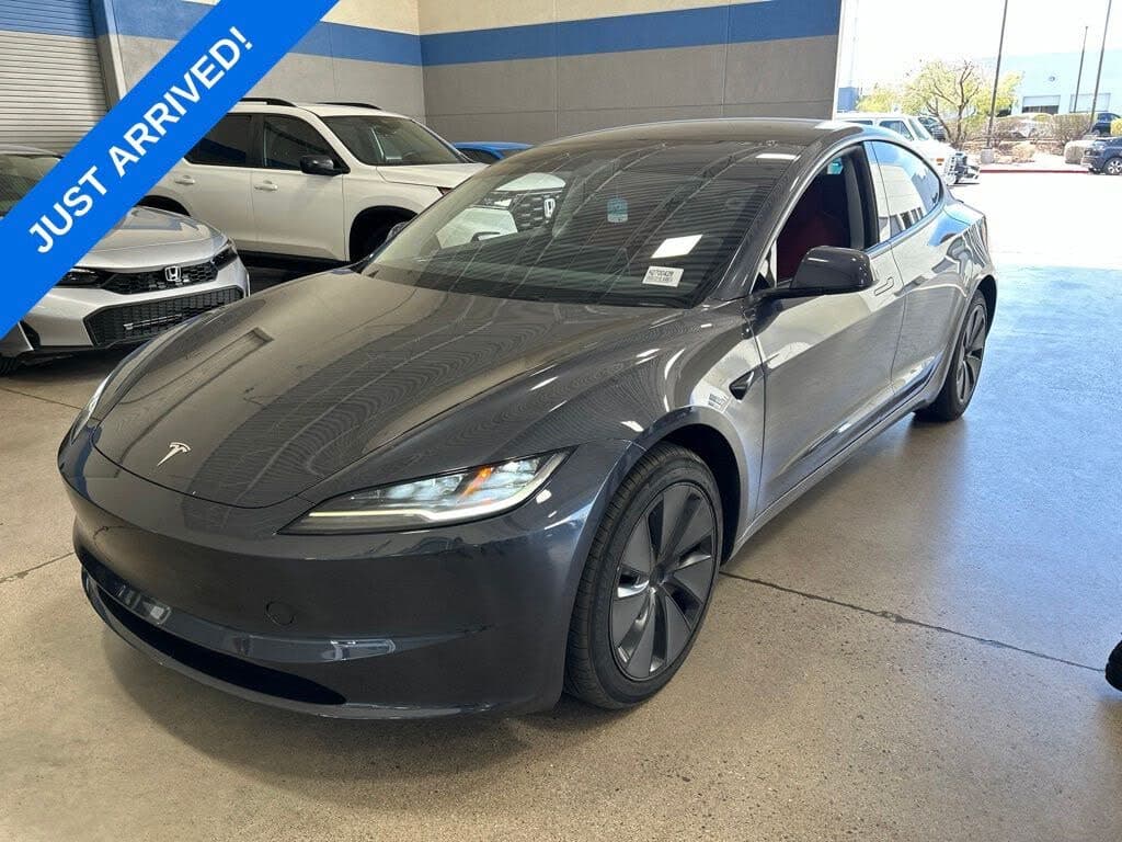2025 Tesla Model 3 photo 1