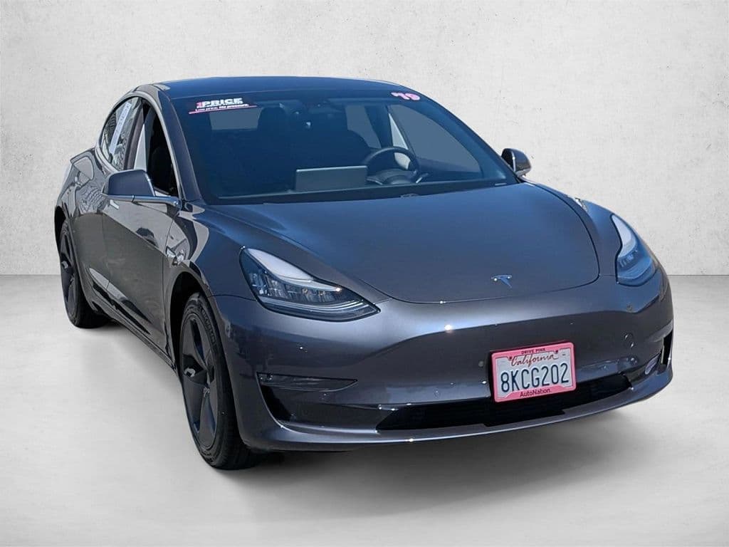 2019 Tesla Model 3 photo 1