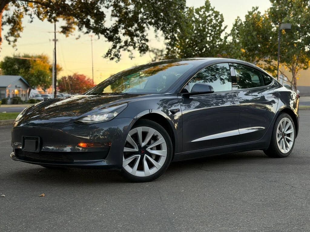 2023 Tesla Model 3 photo 1