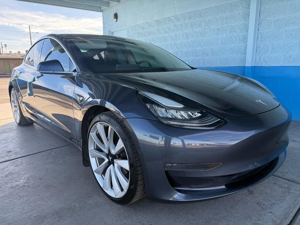 2020 Tesla Model 3 photo 1