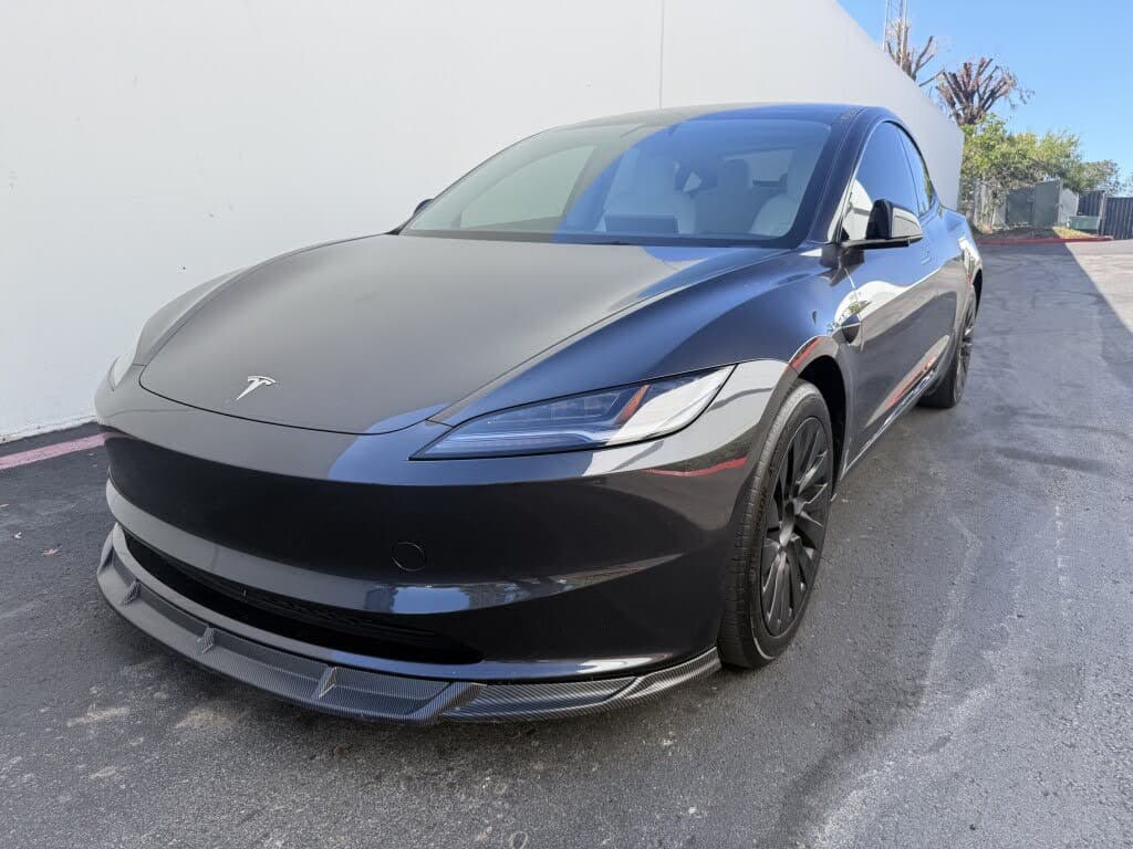 2024 Tesla Model 3 photo 1