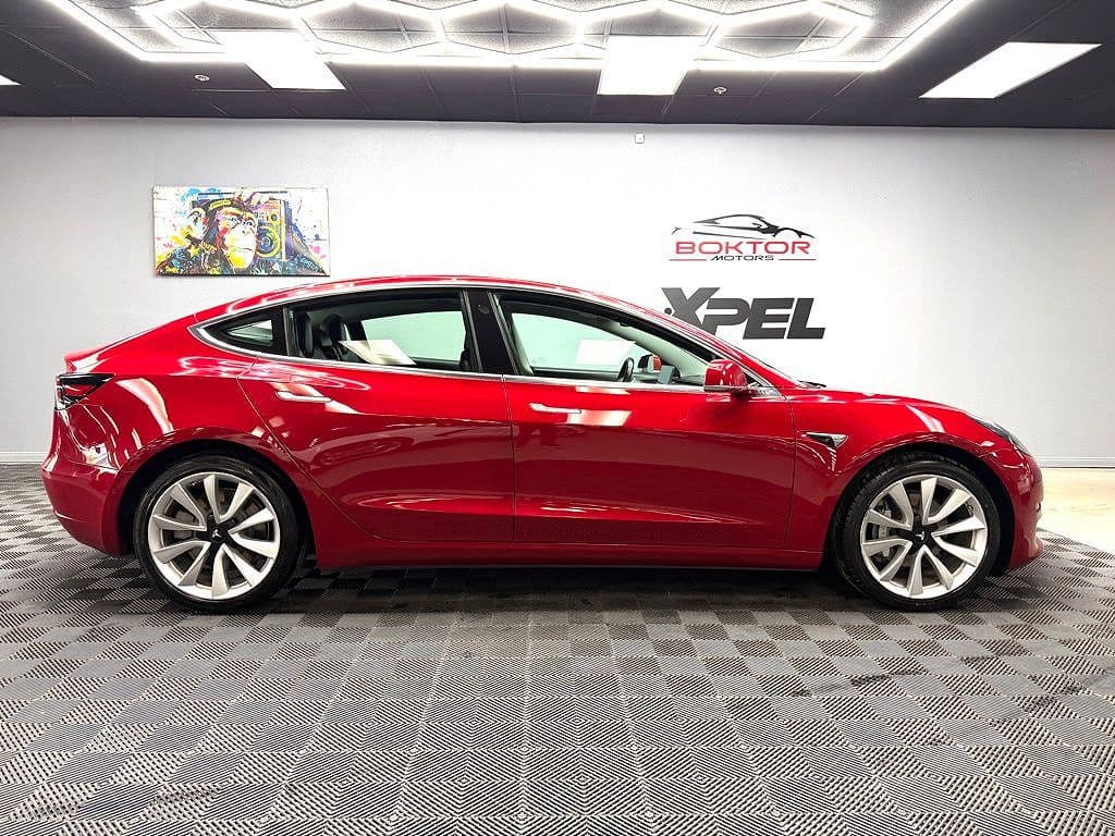 2018 Tesla Model 3 photo 1