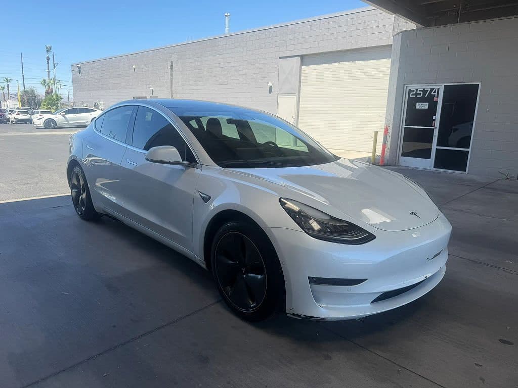 2019 Tesla Model 3 photo 1