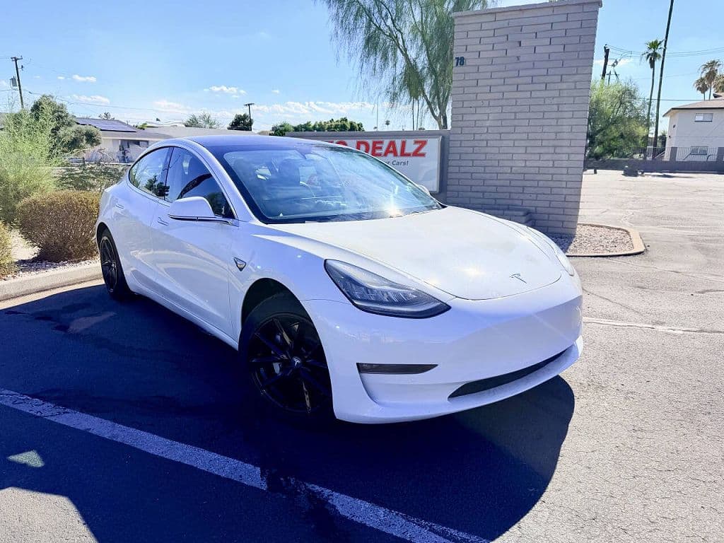 2019 Tesla Model 3 photo 1