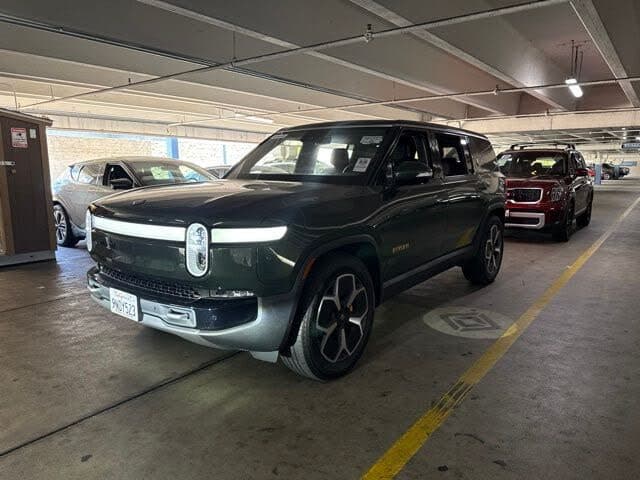 2024 Rivian R1S photo 1