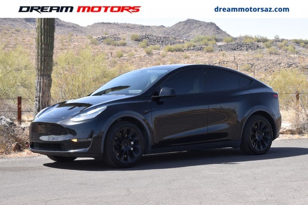 2024 Tesla Model Y photo 1