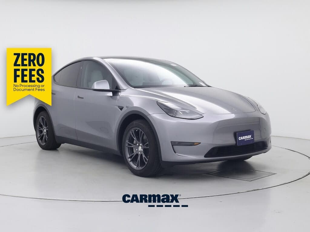 2025 Tesla Model Y photo 1