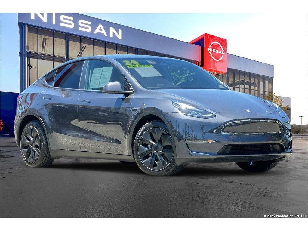 2024 Tesla Model Y photo 1