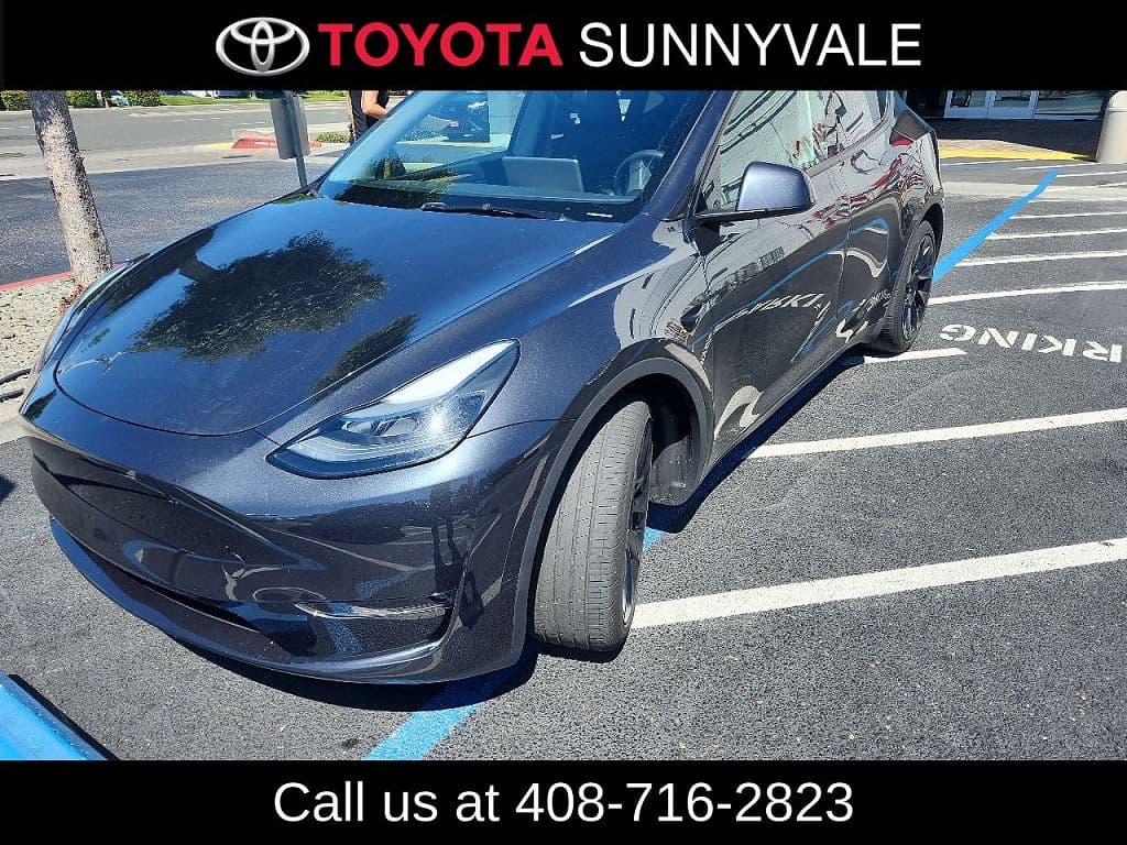 2024 Tesla Model Y photo 1