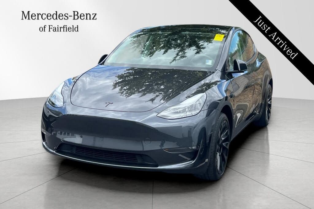 2024 Tesla Model Y photo 1