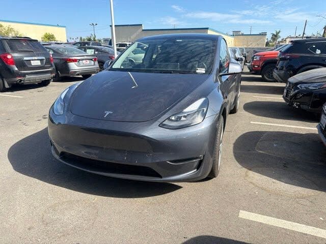 2024 Tesla Model Y photo 1