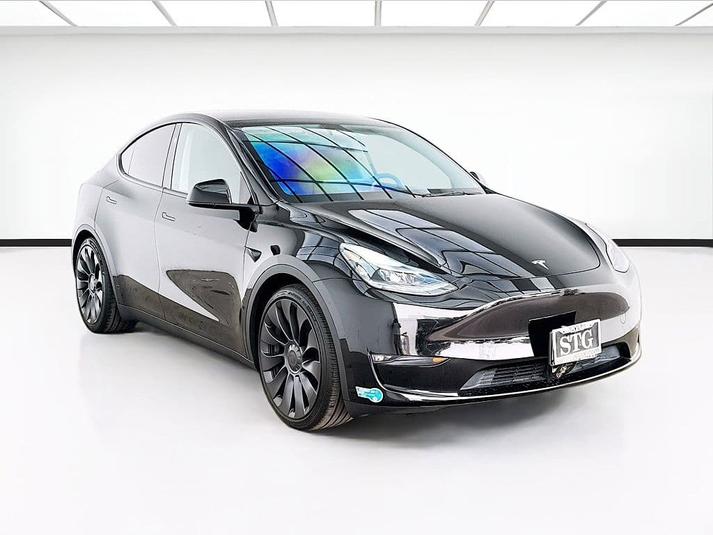 2025 Tesla Model Y photo 1