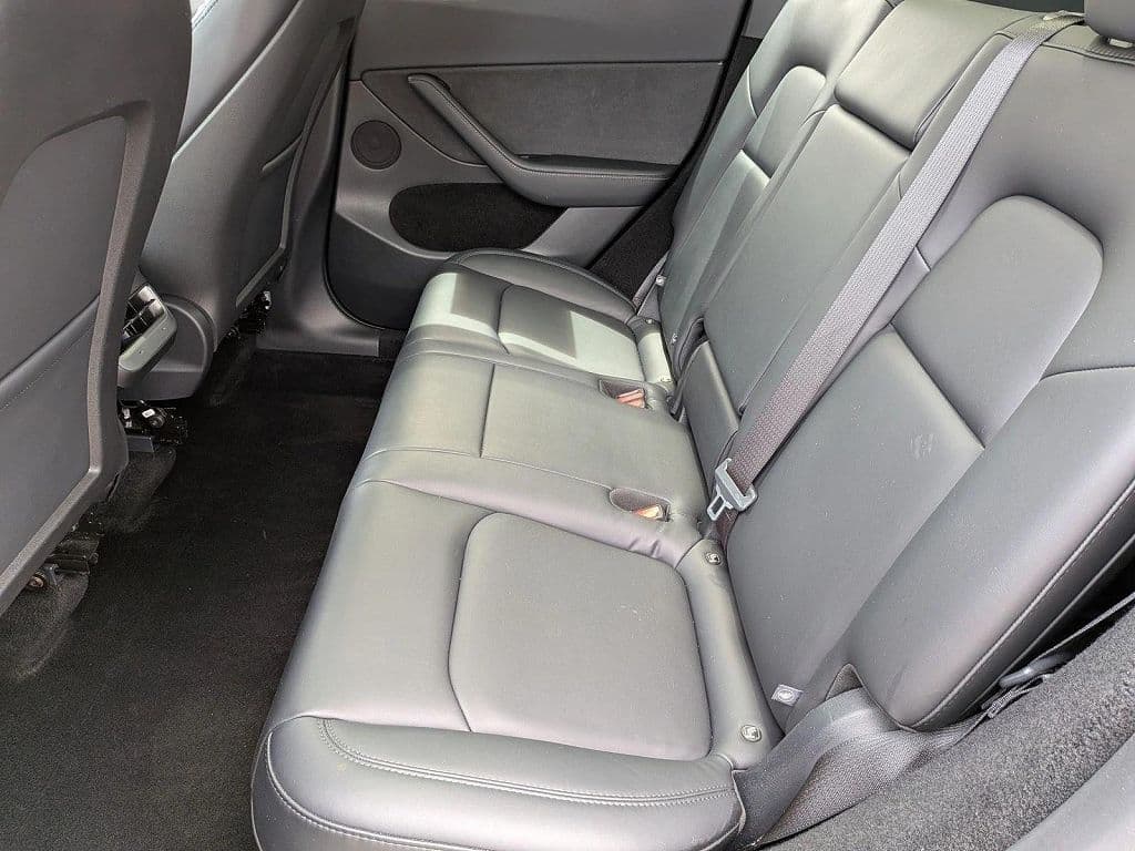 2025 Tesla Model Y photo 1