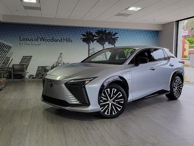2023 Lexus RZ 450e photo 1
