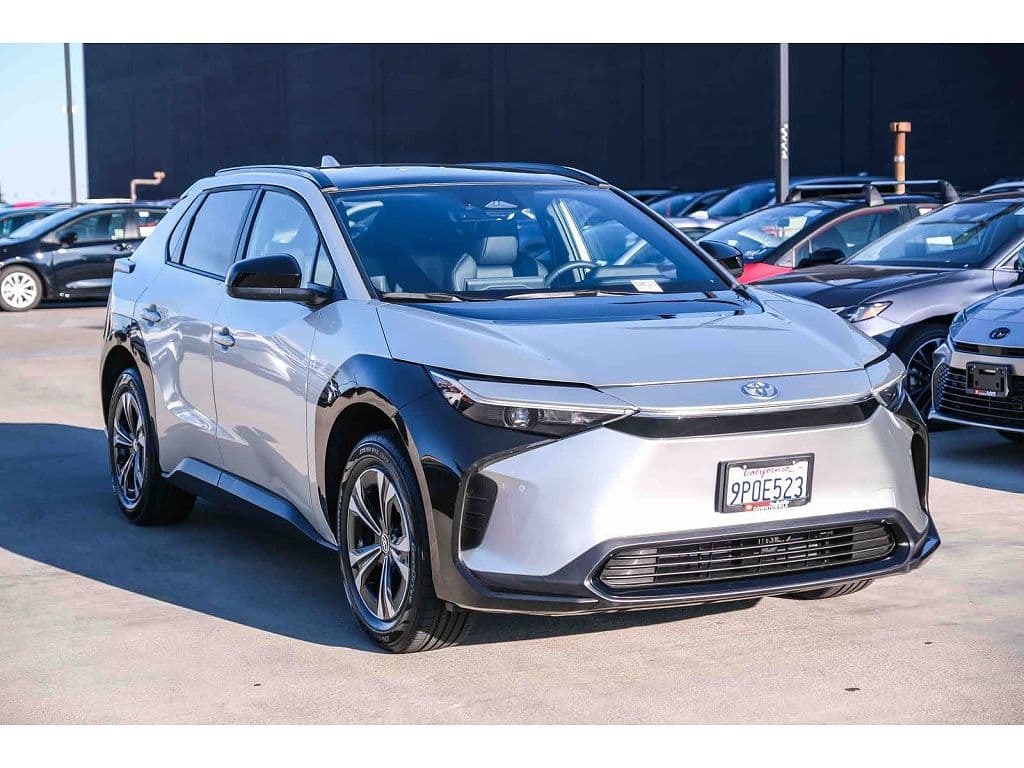 2024 Toyota bZ4X photo 1