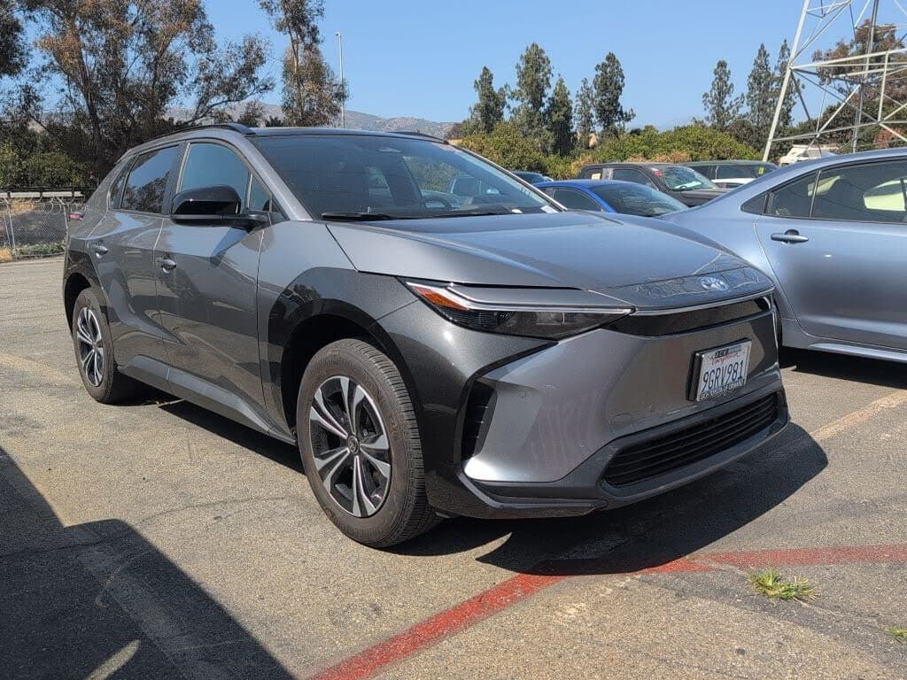 2023 Toyota bZ4X photo 1
