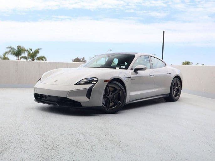 2025 Porsche Taycan photo 1