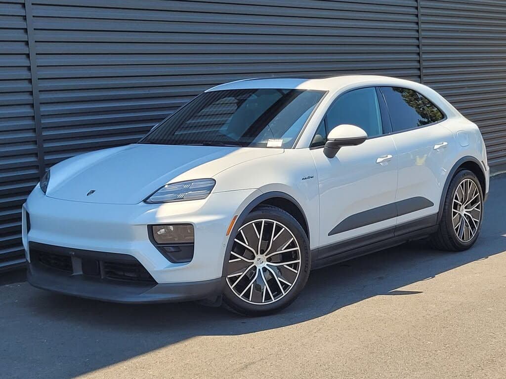 2025 Porsche Macan photo 1