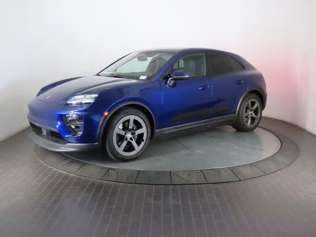 2025 Porsche Macan photo 1