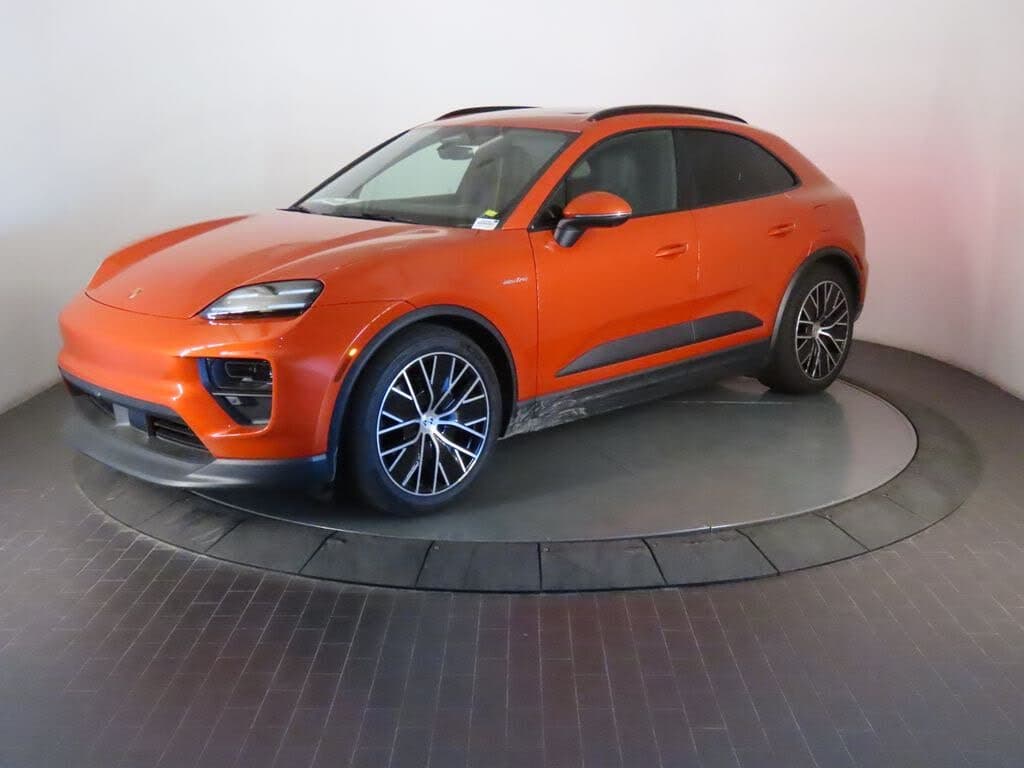 2025 Porsche Macan photo 1