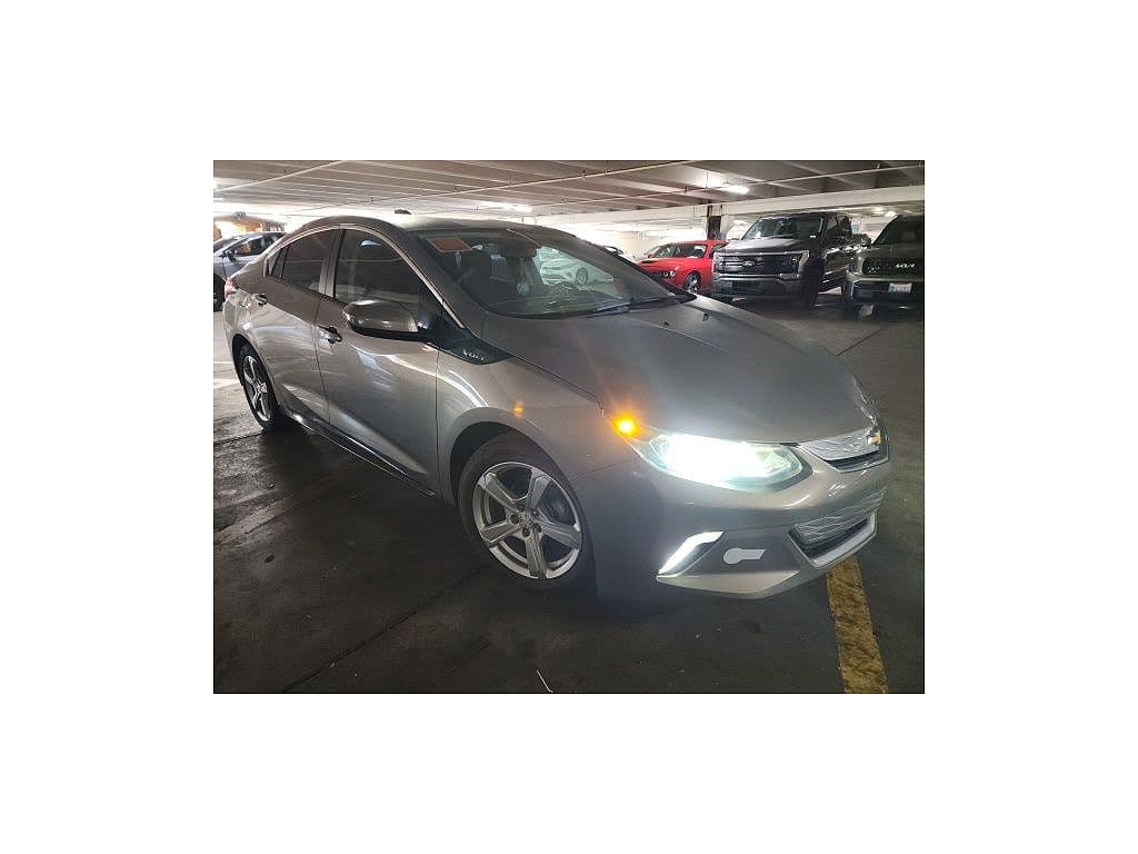 2017 Chevrolet Volt photo 1