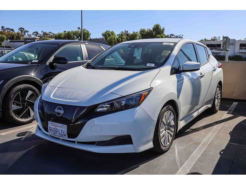 2023 Nissan Leaf photo 1
