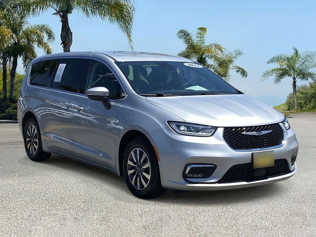 2023 Chrysler Pacifica Plug-In Hybrid photo 1