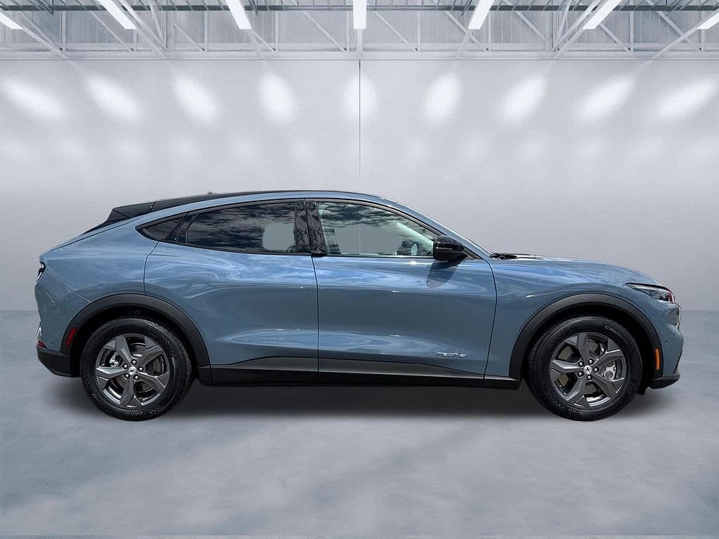2023 Ford Mustang Mach-E photo 1