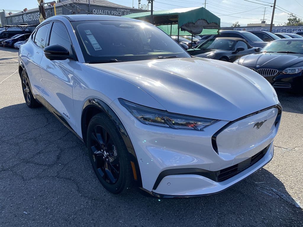 2023 Ford Mustang Mach-E photo 1