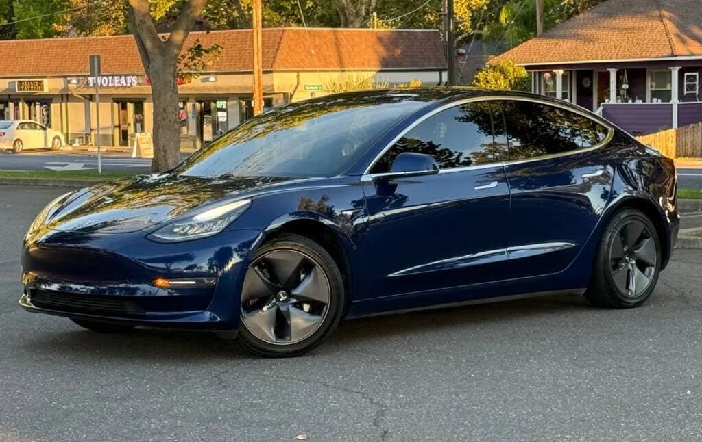 2018 Tesla Model 3 photo 1