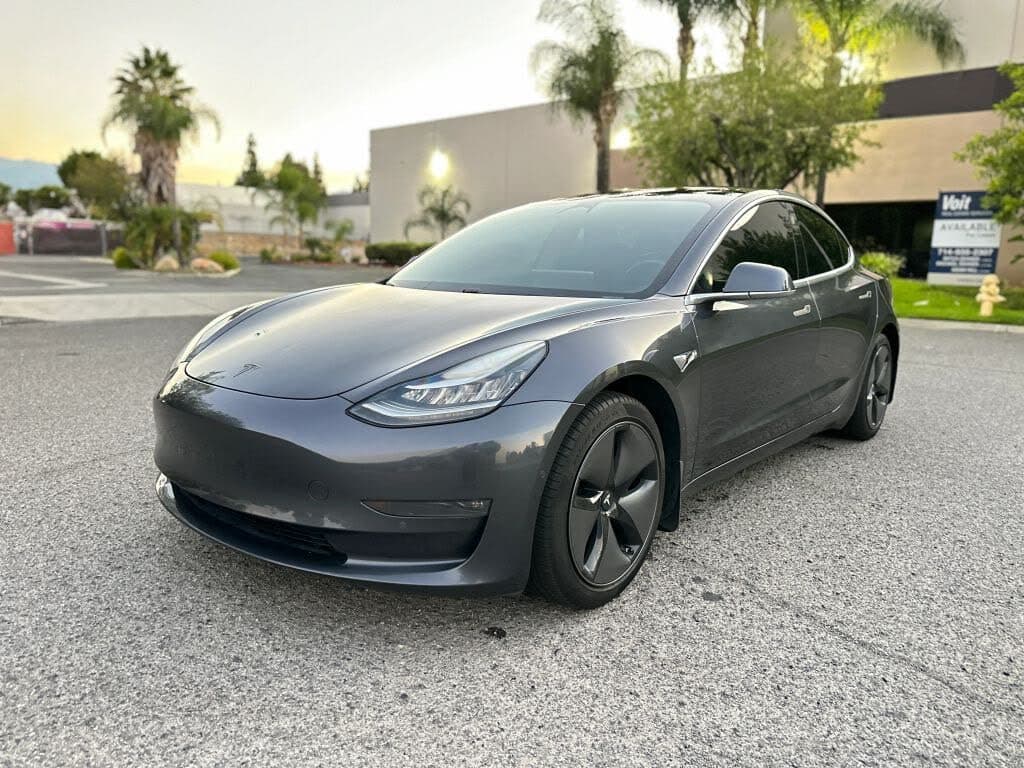 2018 Tesla Model 3 photo 1