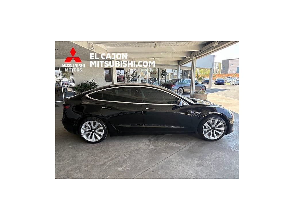 2018 Tesla Model 3 photo 1