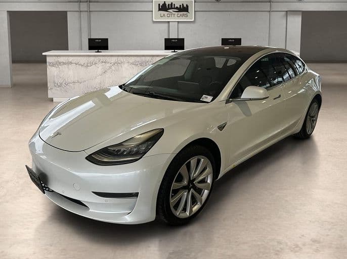 2018 Tesla Model 3 photo 1