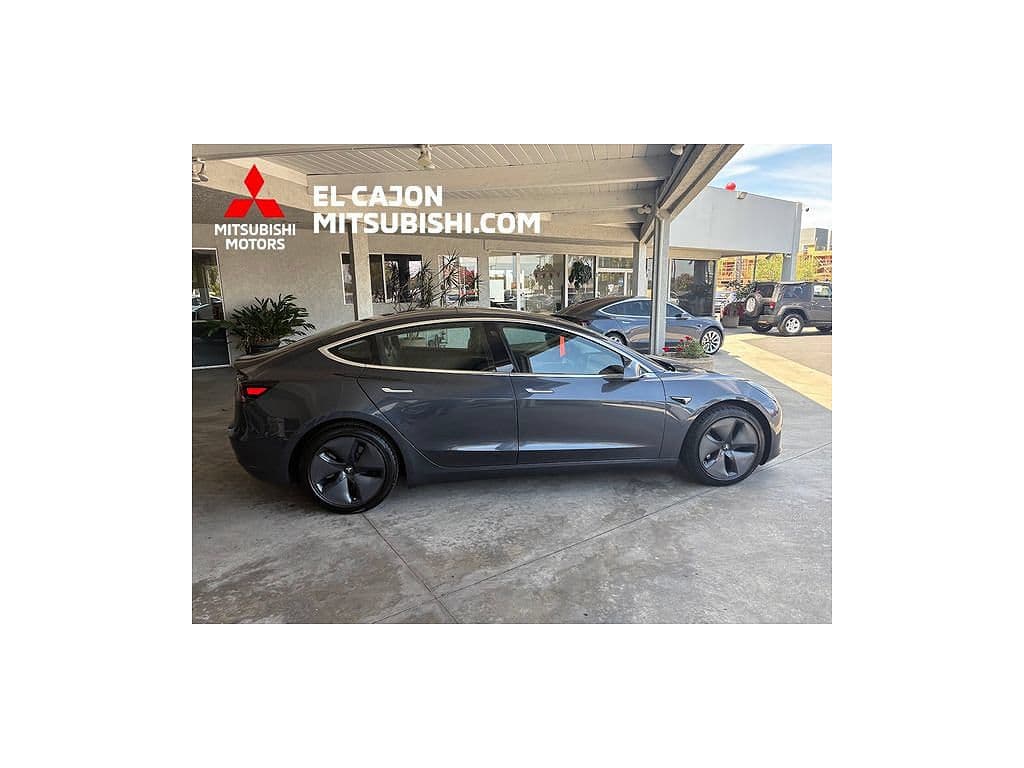 2018 Tesla Model 3 photo 1