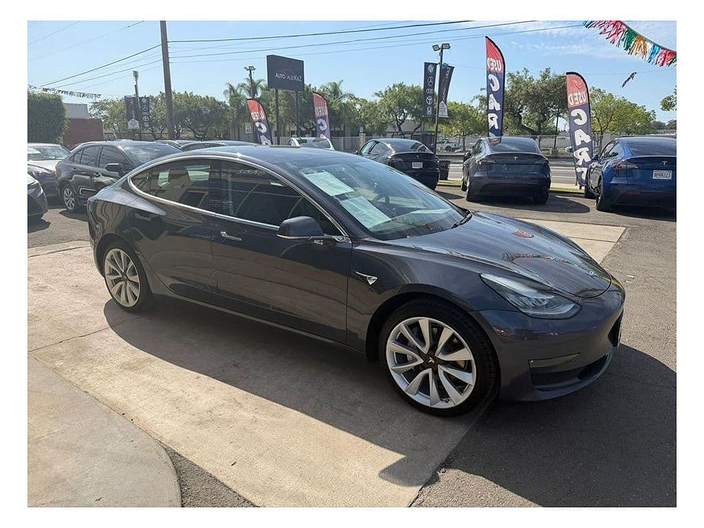 2019 Tesla Model 3 photo 1